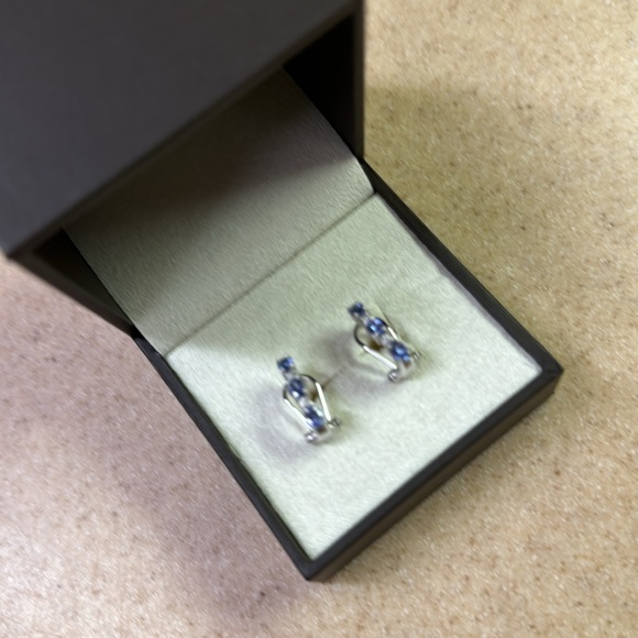14k white gold and tanzanite earrings approx 1.20 carats - Picture 3 of 8